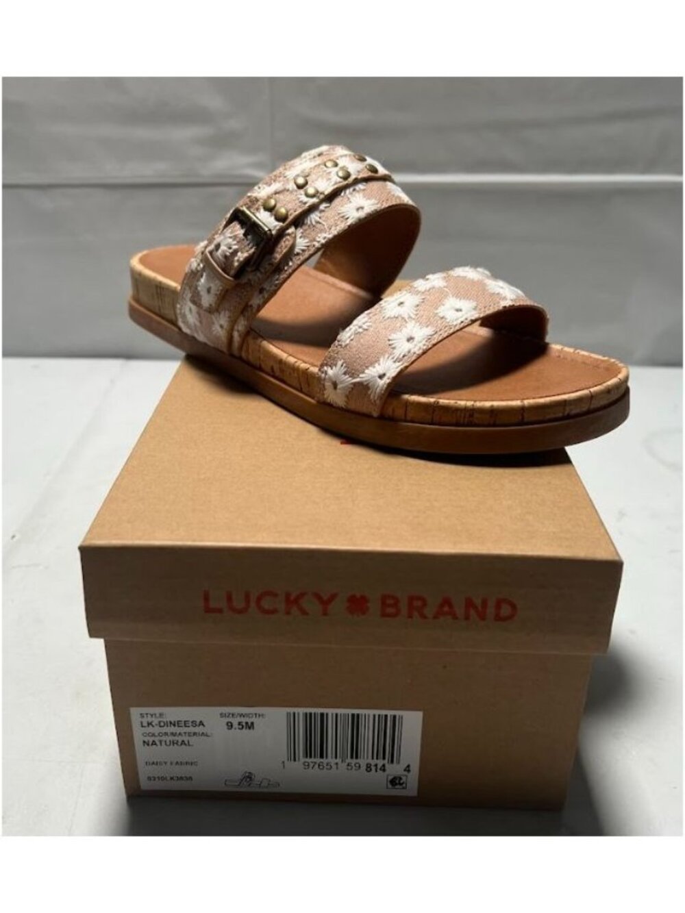 Lucky Brand Womens Dineesa Studded Two Band Flat Sandals Size 9.5 NEW - Picture 2 of 9